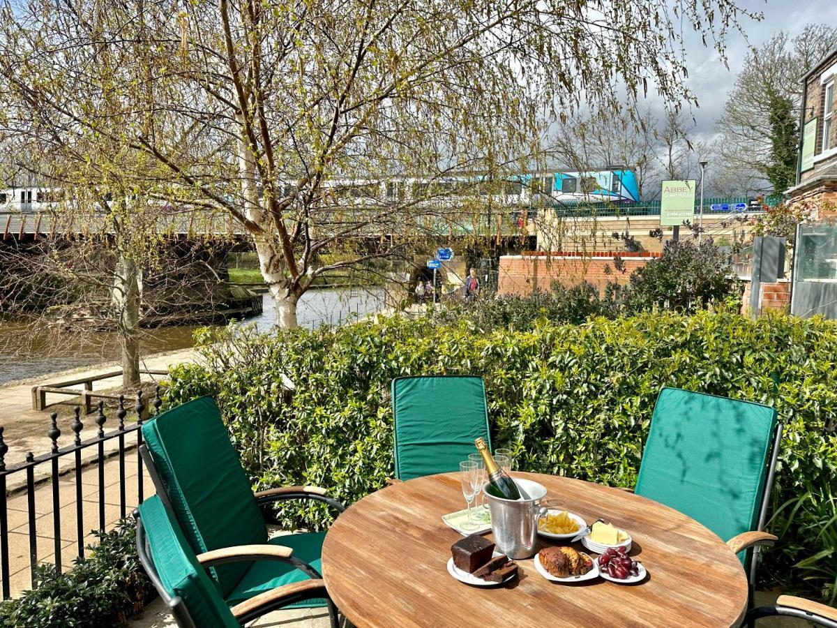 Riverside House - With Parking York Esterno foto